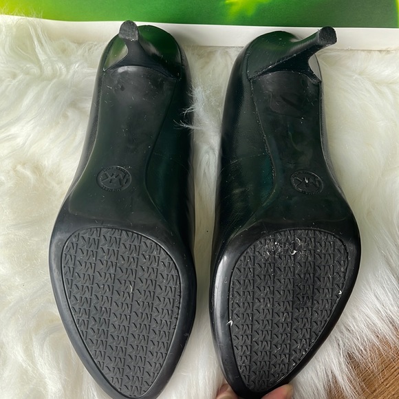 AUTHENTIC MICHAEL KORS PATENT LEATHER HEELS - Picture 5 of 6